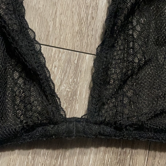 Victoria secret black lace bra - Picture 5 of 5